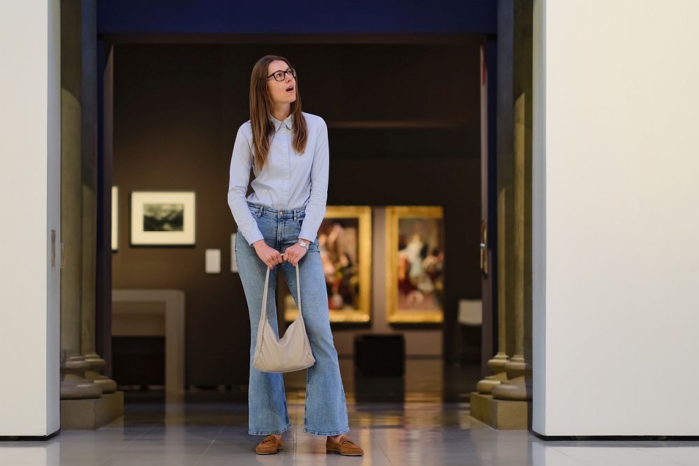 women in the museum looking at art exhibitions