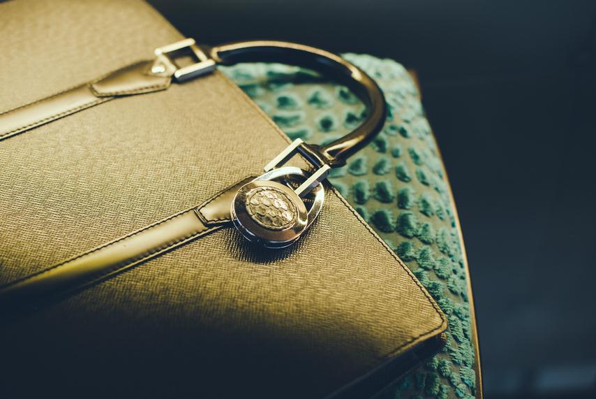 Benefits of A Purse Hanger