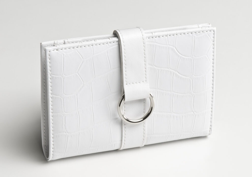 bag, chain, object, color image, elegance, fashionable, hanging, horizontal, leather, lock, metal, metallic, personal accessory